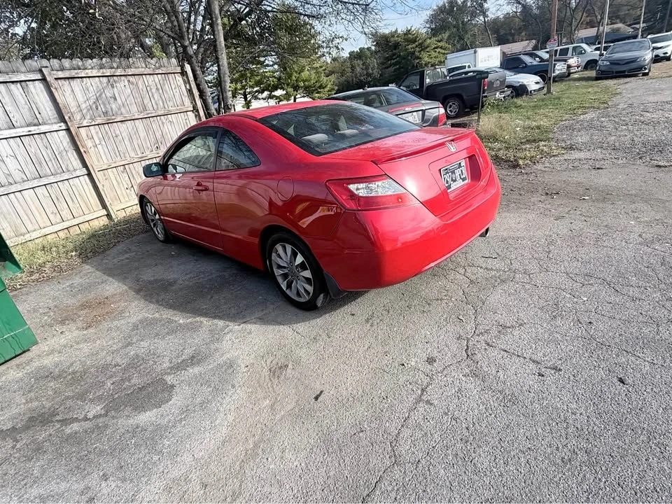 2010 Honda Civic 8th Gen - Image 7 of 9