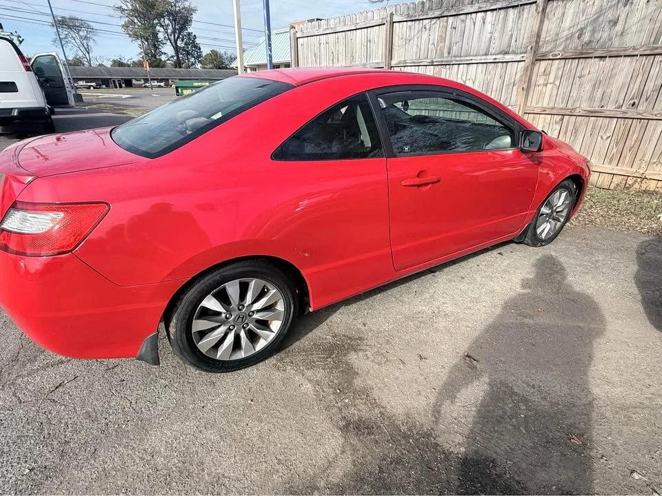 2010 Honda Civic 8th Gen - Image 8 of 9