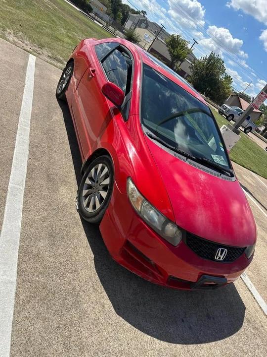 2010 Honda Civic 8th Gen - Image 2 of 7