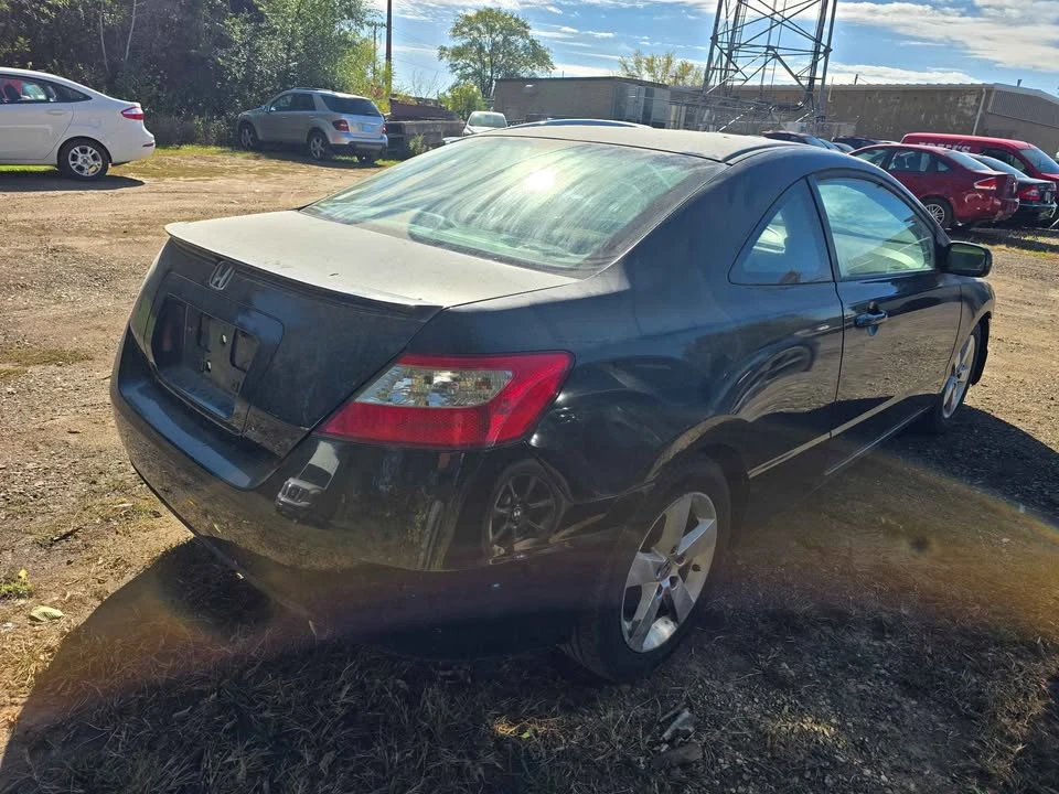 2010 Honda Civic 8th Gen - Image 4 of 8