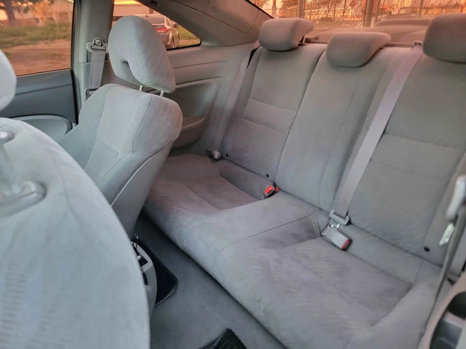 2010 Honda Civic 8th Gen - Image 2 of 7