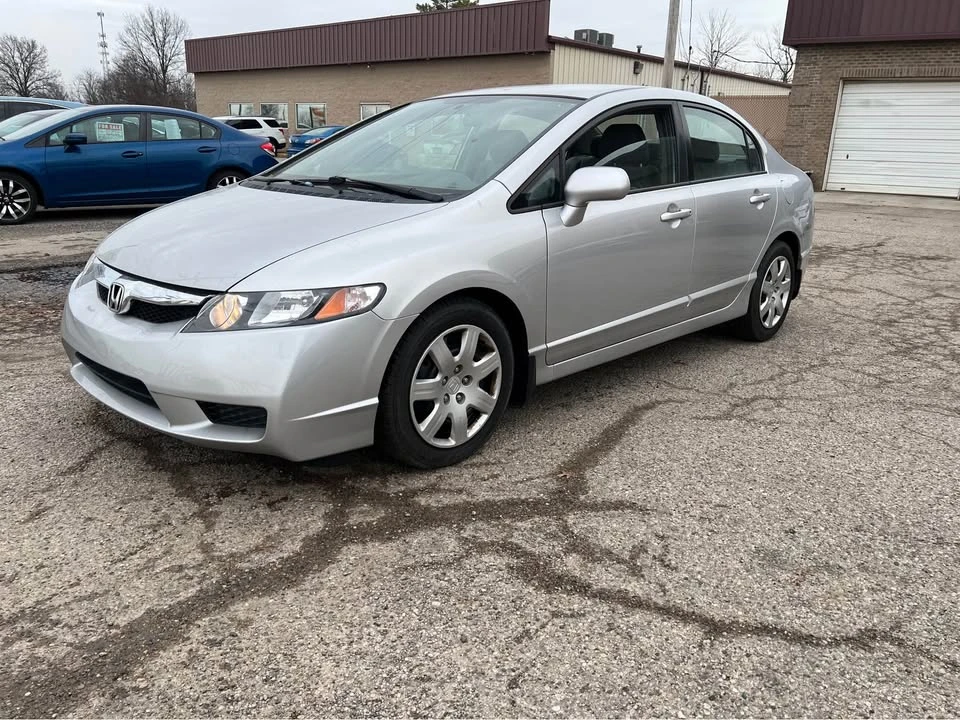 2010 Honda Civic 8th Gen - Image 2 of 7