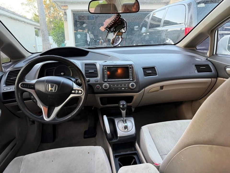 2010 Honda Civic 8th Gen - Image 9 of 12