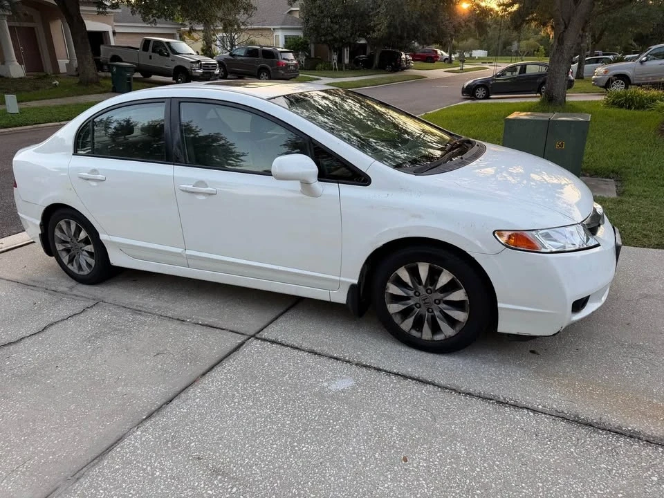2010 Honda Civic 8th Gen - Image 4 of 12