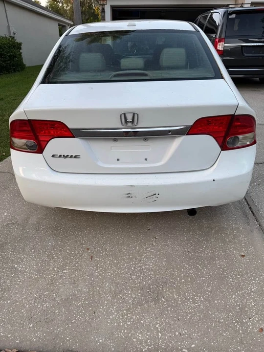 2010 Honda Civic 8th Gen - Image 2 of 12