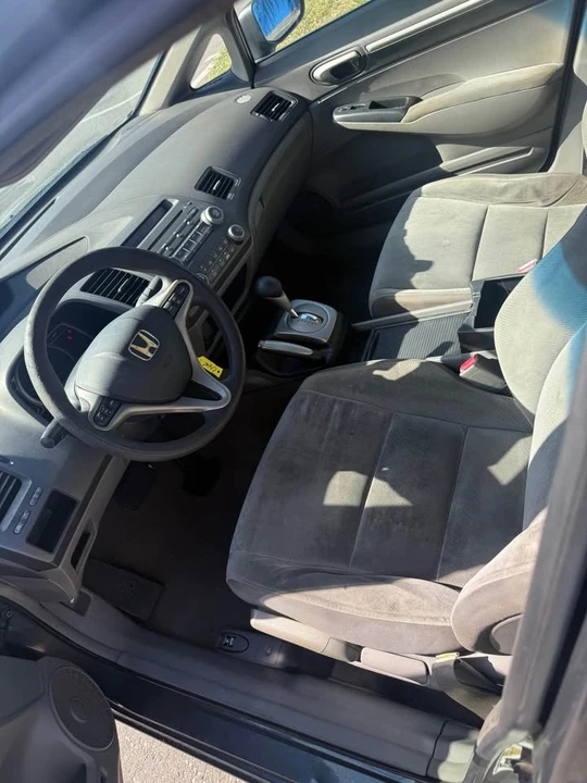 2010 Honda Civic 8th Gen - Image 4 of 4