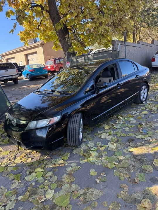 2010 Honda Civic 8th Gen - Image 13 of 20