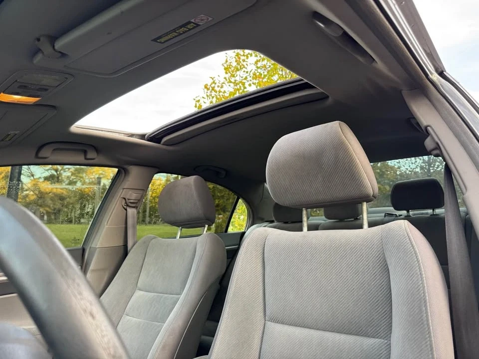 2010 Honda Civic 8th Gen - Image 14 of 18