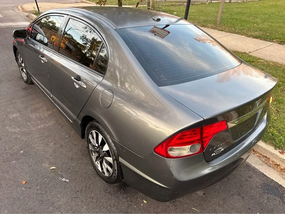 2010 Honda Civic 8th Gen - Image 3 of 18