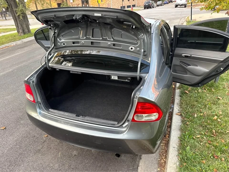 2010 Honda Civic 8th Gen - Image 2 of 18