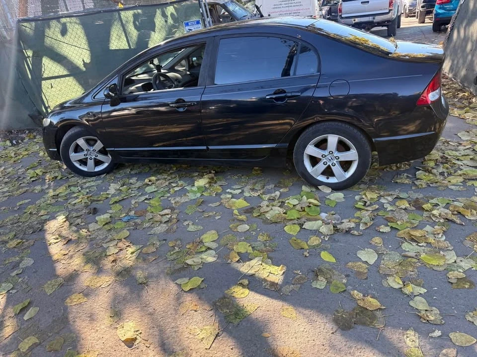 2010 Honda Civic 8th Gen - Image 15 of 20
