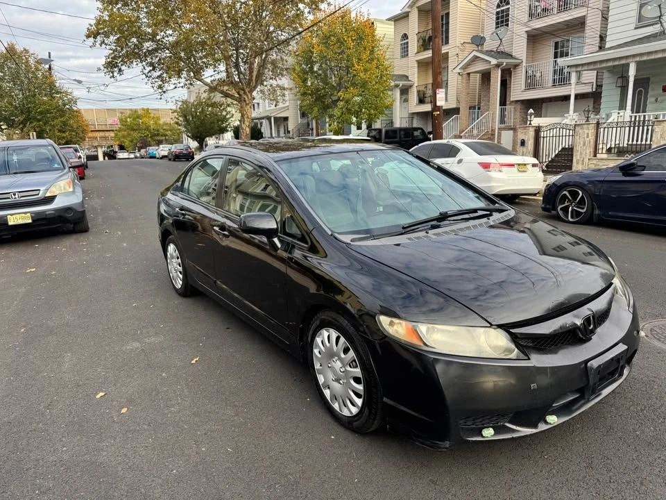 2010 Honda Civic 8th Gen - Image 7 of 20