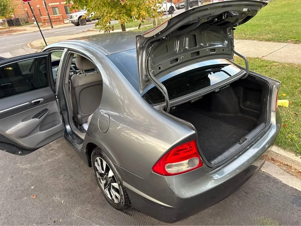 2010 Honda Civic 8th Gen - Image 16 of 18