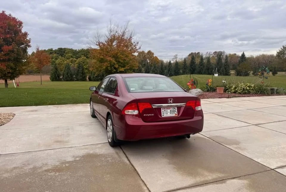 2010 Honda Civic 8th Gen - Image 4 of 7