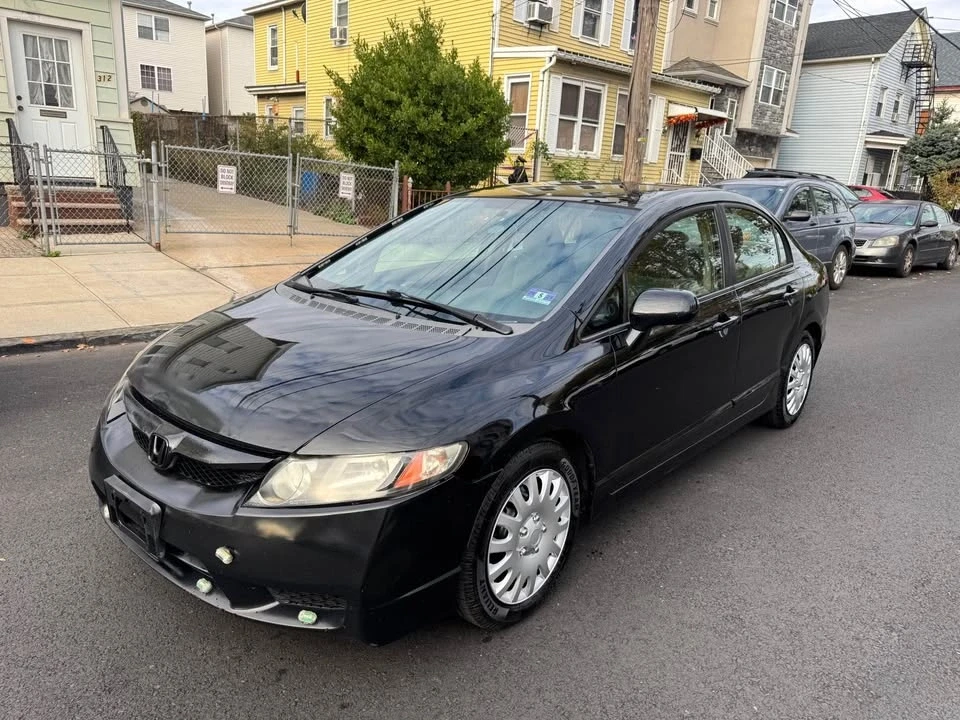 2010 Honda Civic 8th Gen - Image 2 of 20