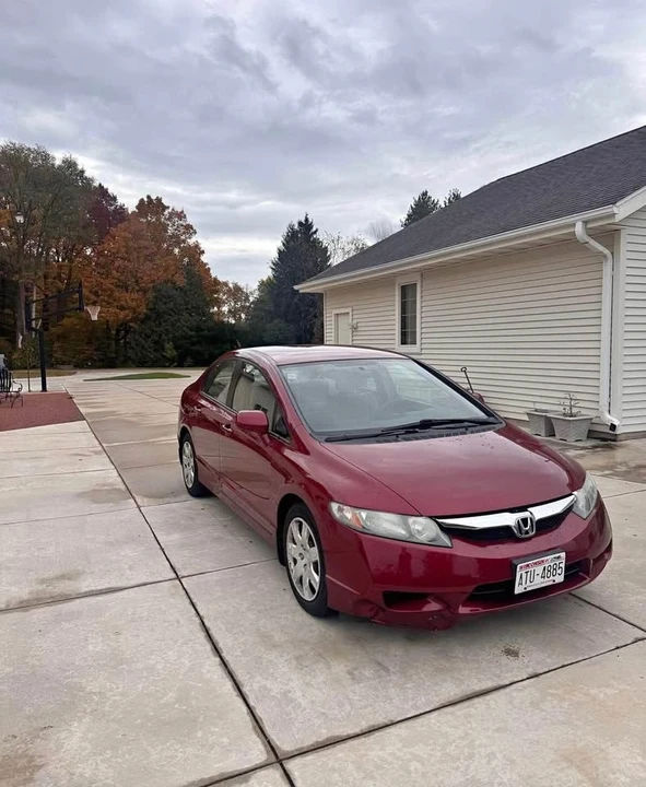 2010 Honda Civic 8th Gen - Image 3 of 7