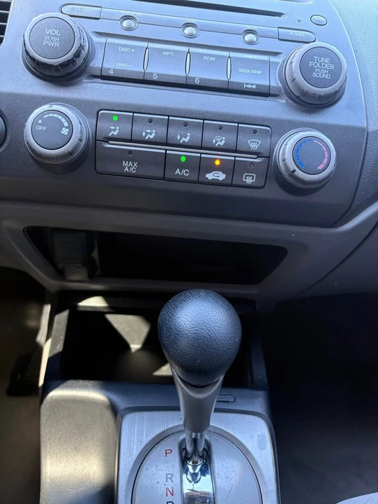 2010 Honda Civic 8th Gen - Image 10 of 11