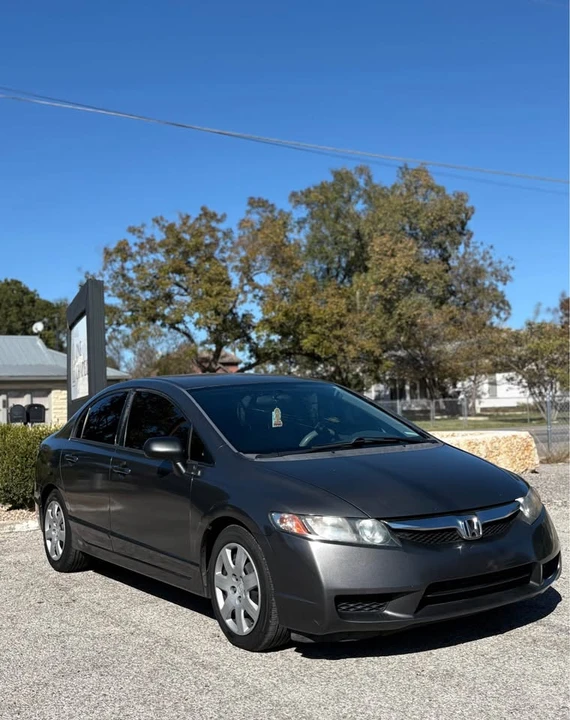 2010 Honda Civic 8th Gen - Image 2 of 11
