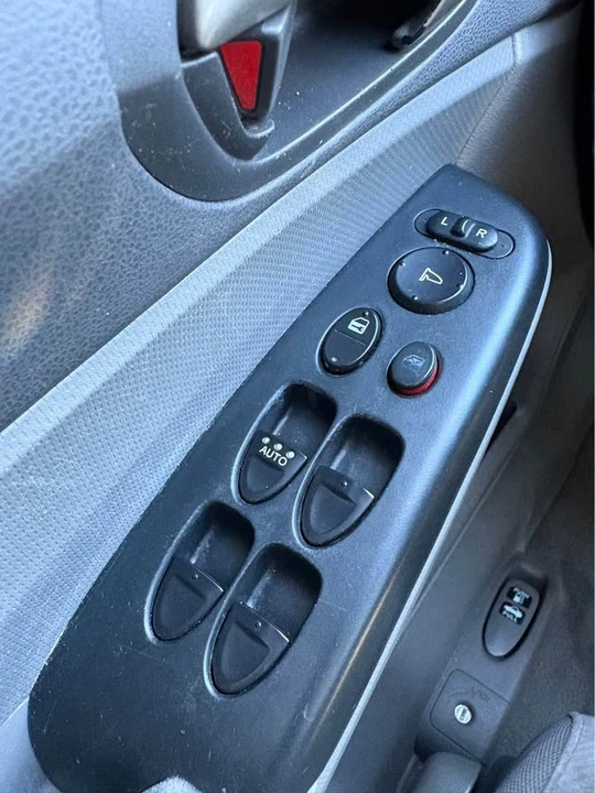 2010 Honda Civic 8th Gen - Image 11 of 11