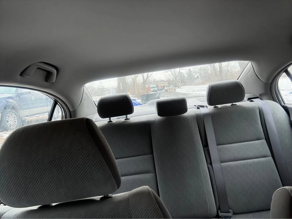 2010 Honda Civic 8th Gen - Image 2 of 9