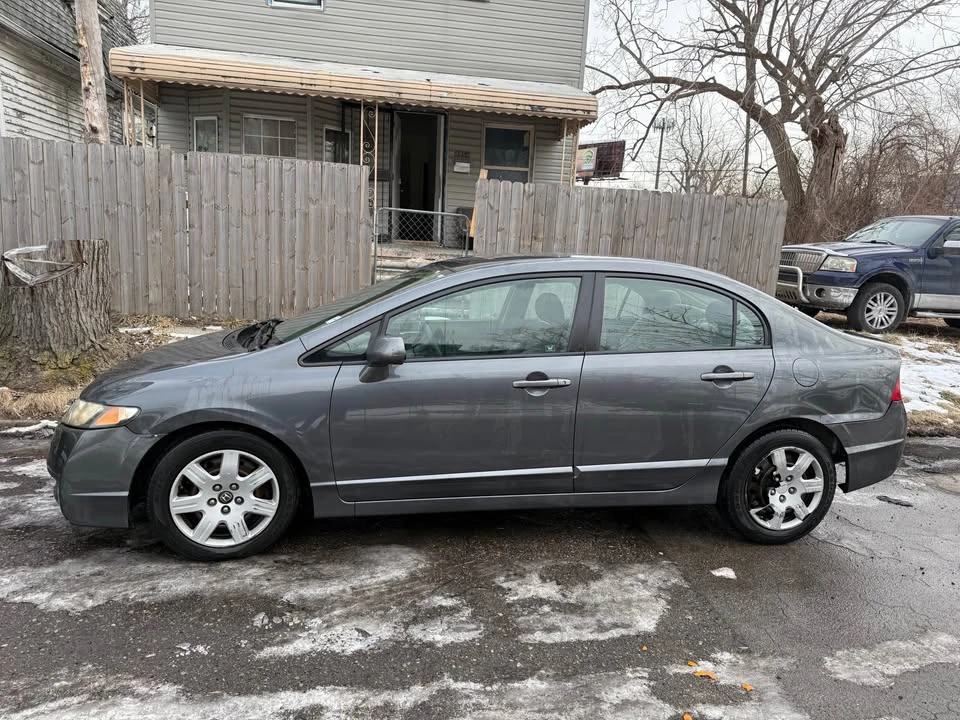 2010 Honda Civic 8th Gen - Image 5 of 9