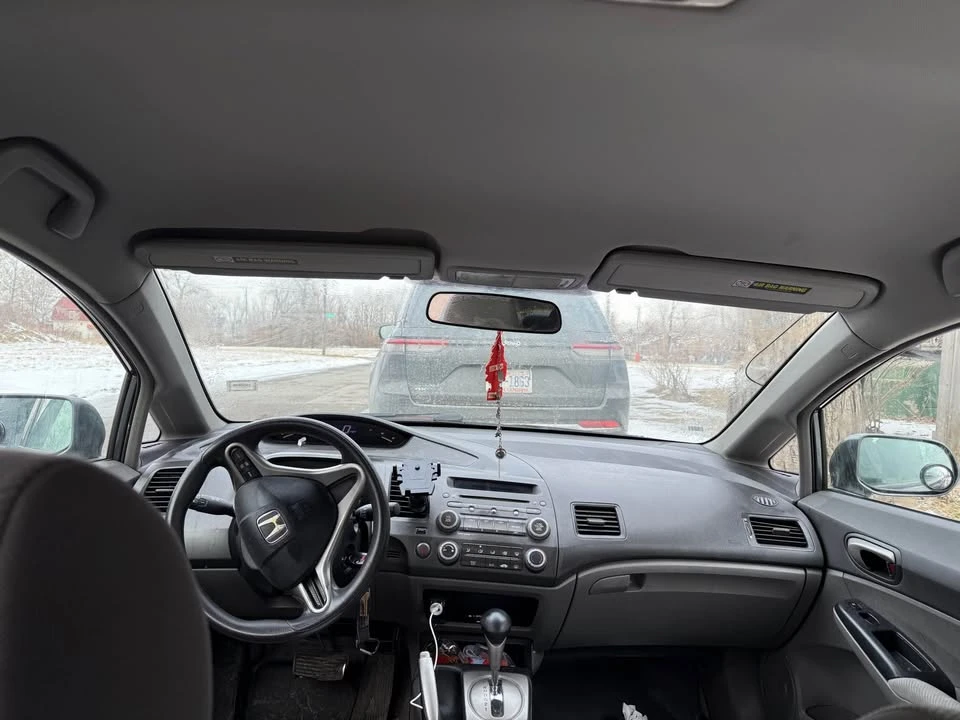 2010 Honda Civic 8th Gen - Image 3 of 9