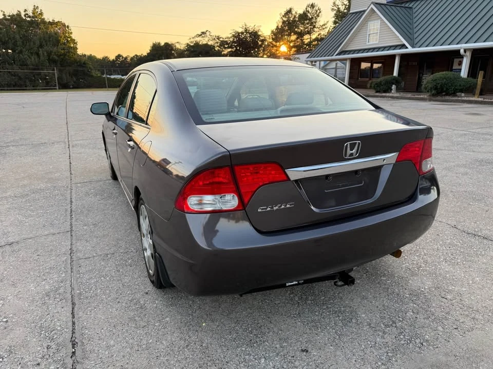 2010 Honda Civic 8th Gen - Image 5 of 16
