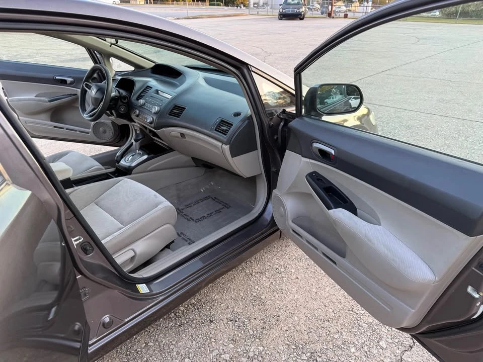 2010 Honda Civic 8th Gen - Image 12 of 16
