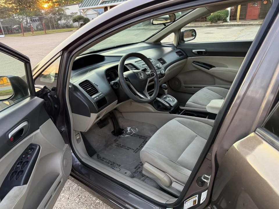 2010 Honda Civic 8th Gen - Image 9 of 16