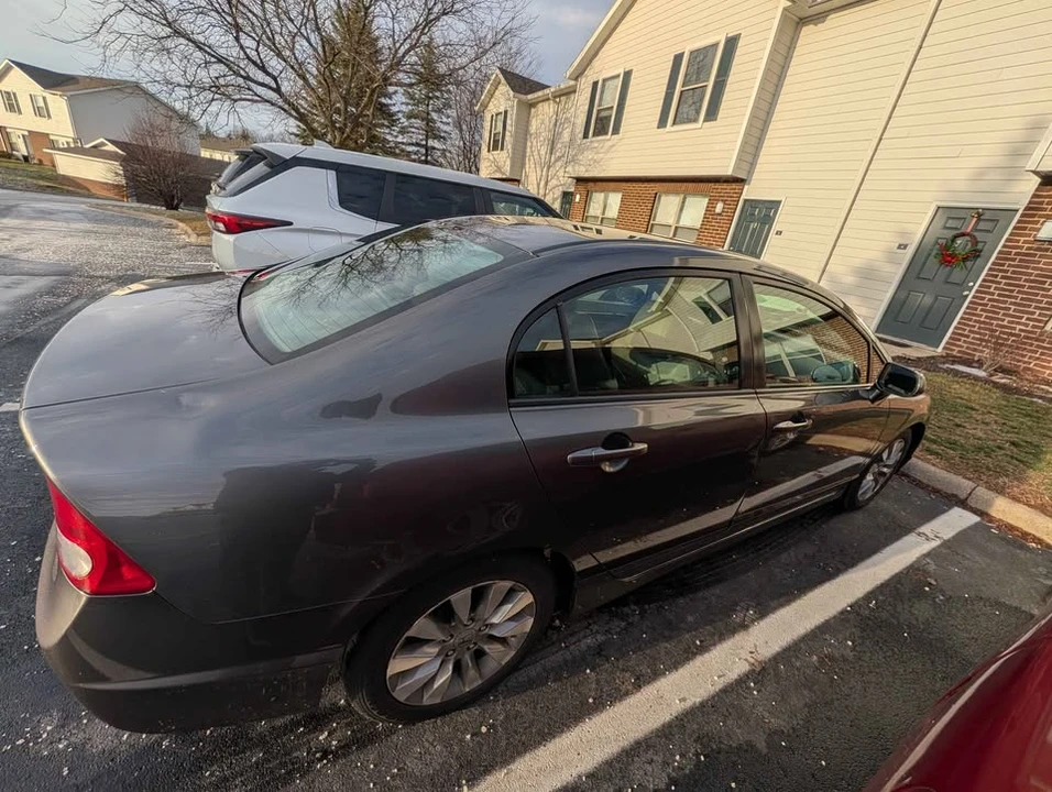 2010 Honda Civic 8th Gen - Image 5 of 5