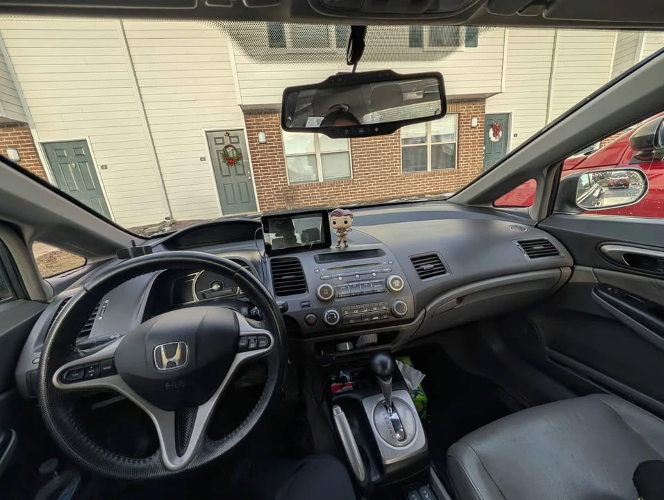 2010 Honda Civic 8th Gen - Image 2 of 5