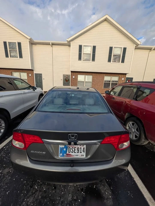 2010 Honda Civic 8th Gen - Image 3 of 5