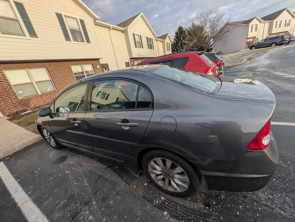 2010 Honda Civic 8th Gen - Image 4 of 5