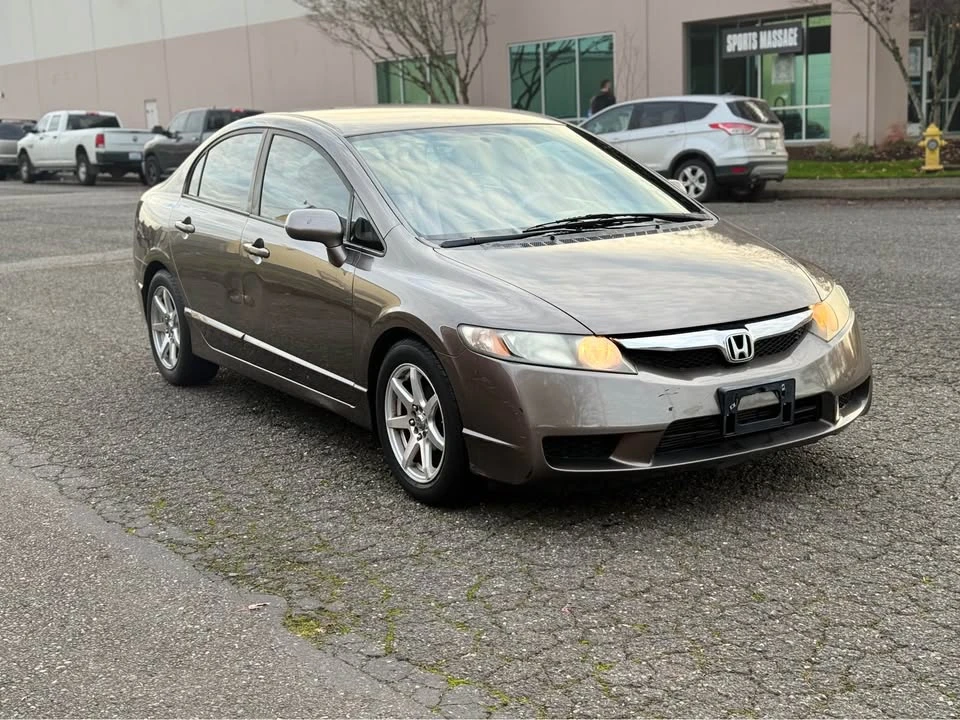 2010 Honda Civic 8th Gen - Image 5 of 8