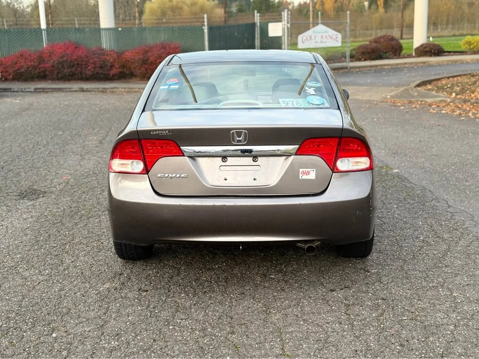 2010 Honda Civic 8th Gen - Image 3 of 8