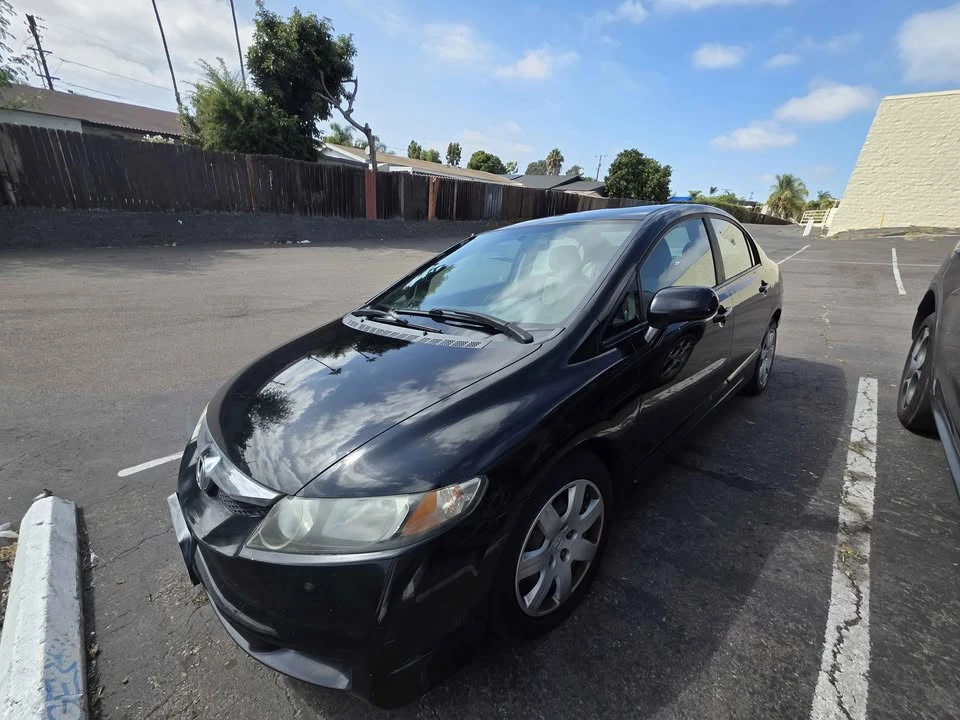 2010 Honda Civic 8th Gen - Image 4 of 9