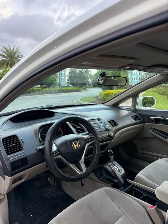 2010 Honda Civic 8th Gen - Image 6 of 9