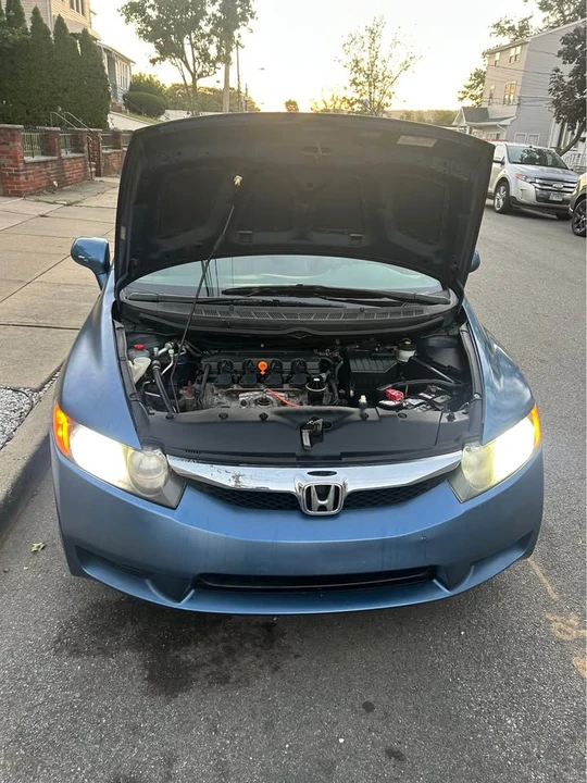 2010 Honda Civic 8th Gen - Image 5 of 8