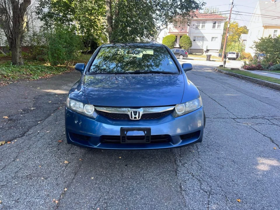 2010 Honda Civic 8th Gen - Image 2 of 11