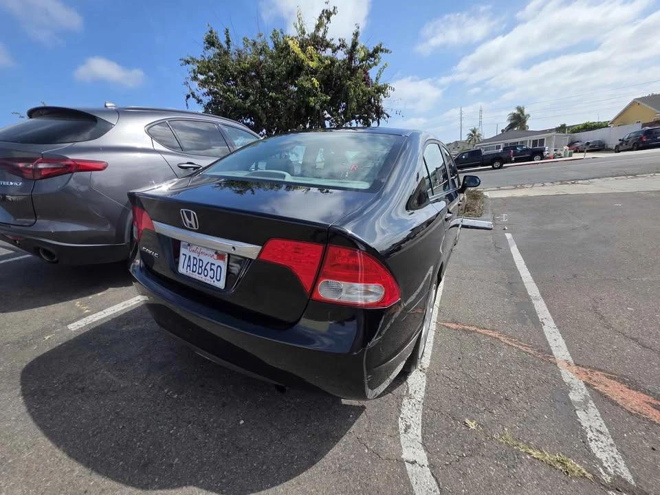 2010 Honda Civic 8th Gen - Image 7 of 9