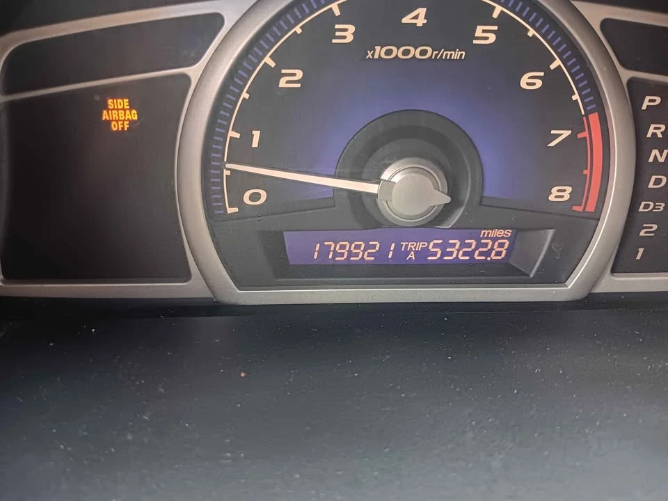 2010 Honda Civic 8th Gen - Image 3 of 6