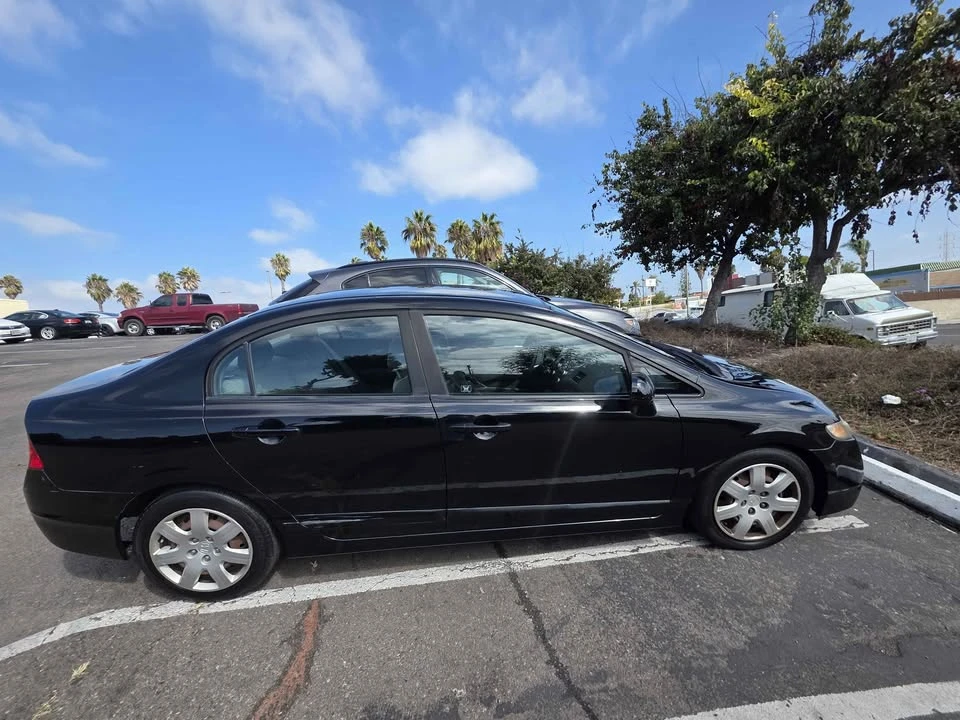 2010 Honda Civic 8th Gen - Image 3 of 9
