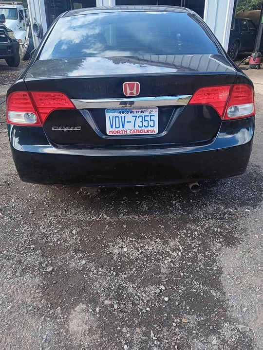 2010 Honda Civic 8th Gen - Image 4 of 6
