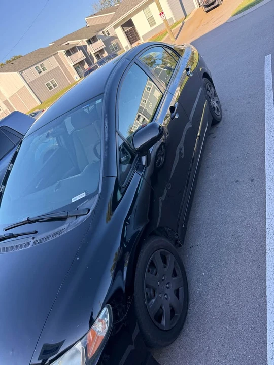 2010 Honda Civic 8th Gen - Image 3 of 10