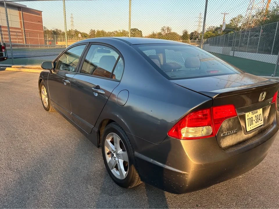 2010 Honda Civic 8th Gen - Image 7 of 11
