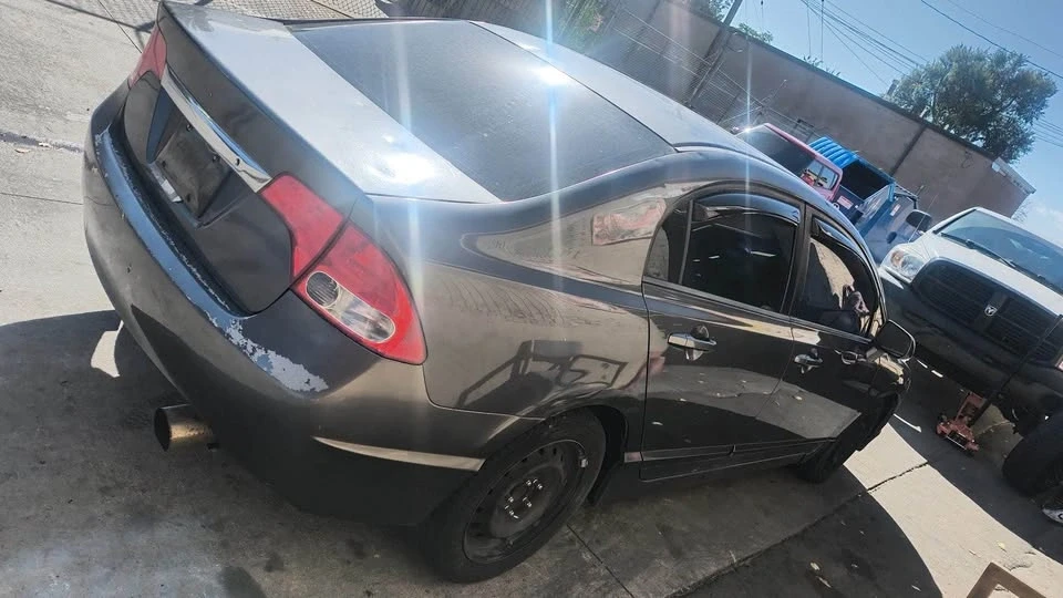 2010 Honda Civic 8th Gen - Image 6 of 6