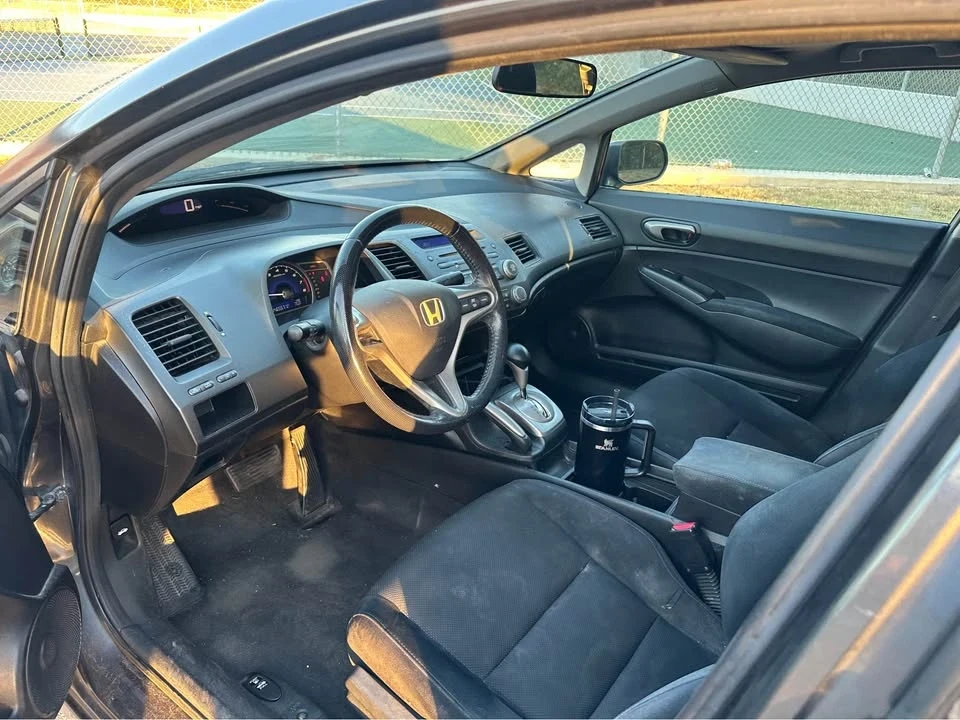 2010 Honda Civic 8th Gen - Image 8 of 11