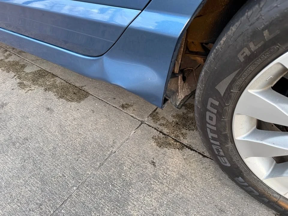 2010 Honda Civic 8th Gen - Image 3 of 11