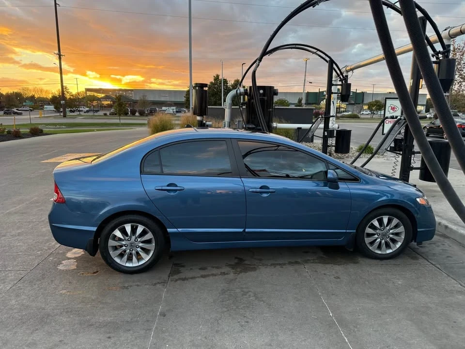 2010 Honda Civic 8th Gen - Image 5 of 11