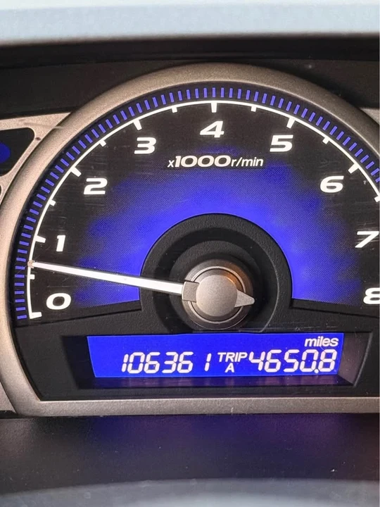 2010 Honda Civic 8th Gen - Image 7 of 11